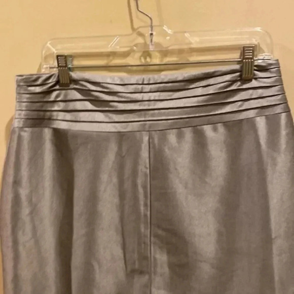 - Metro Style gray metallic skirt - Picture 9 of 10